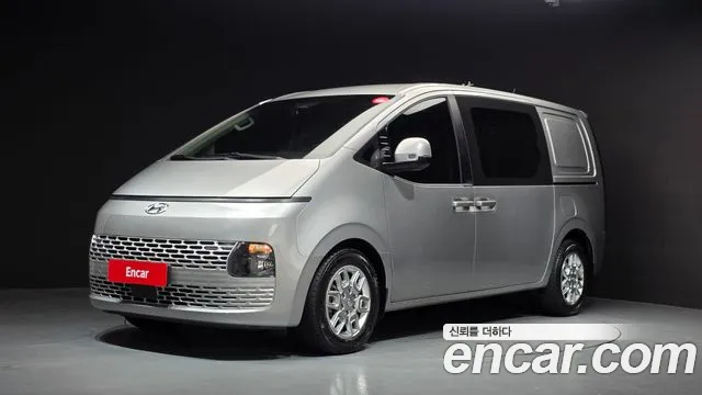 Hyundai Staria 2022 — photo 1