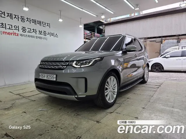 Land Rover Discovery 2018 — photo 1