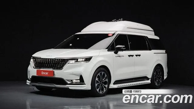 Kia Canival 2023 — photo 1