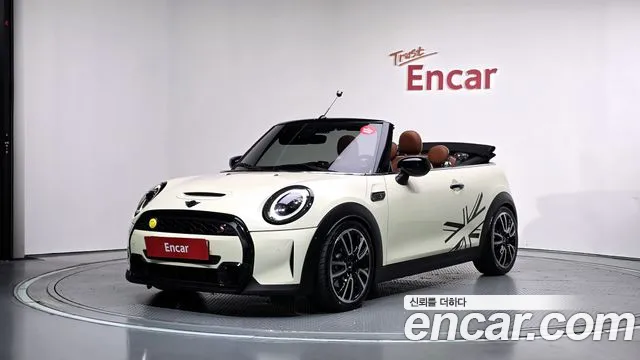 Mini Cooper Convertible 2022 — photo 1
