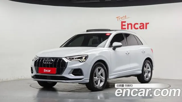 Audi Q3 2020 — photo 1