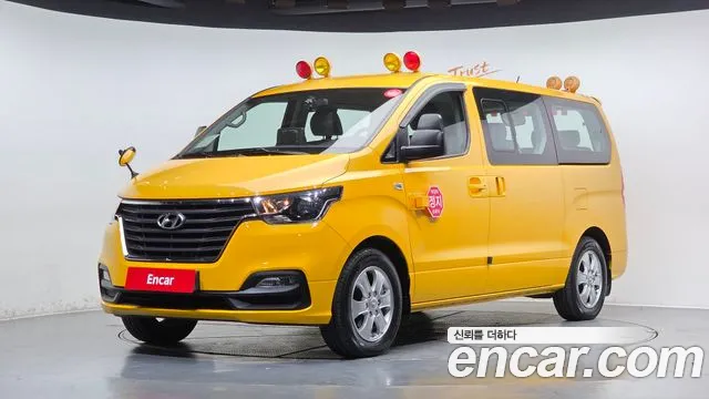 Hyundai Starex 2019 — photo 1