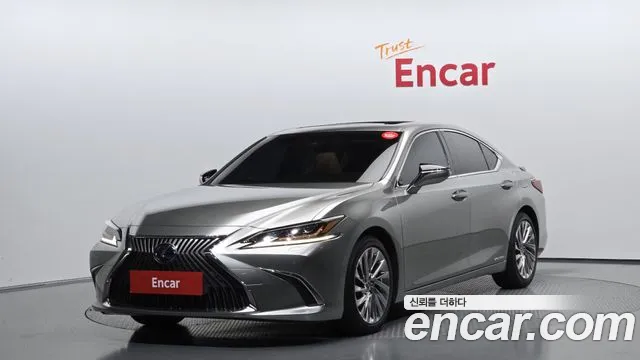Lexus ES 2021 — photo 1