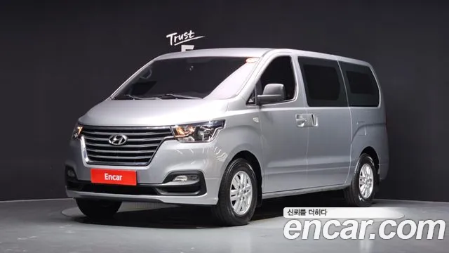 Hyundai Starex 2021 — photo 1