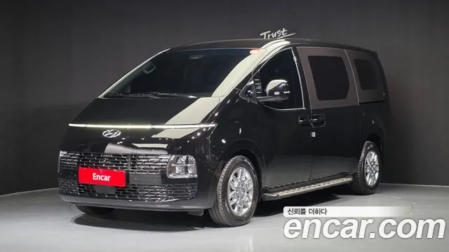 Hyundai Staria 2024 — photo 1