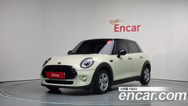 Mini Cooper 2019 — photo 1