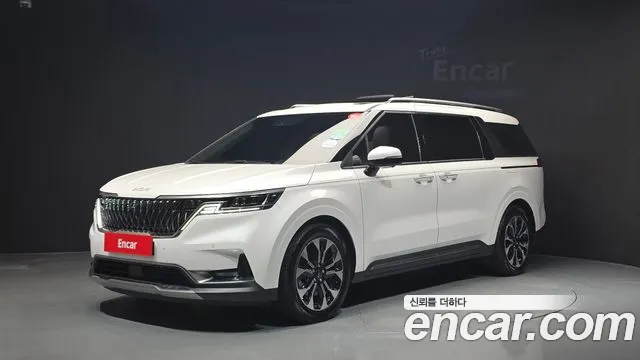 Kia Canival 2022 — photo 1