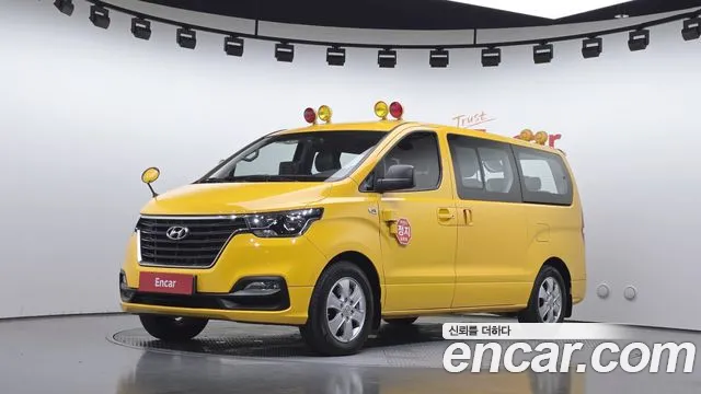 Hyundai Starex 2021 — photo 1