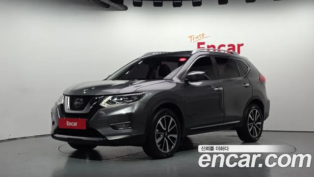 Nissan X-Trail 2018 — photo 1