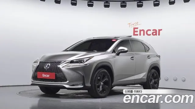 Lexus NX 2017 — photo 1