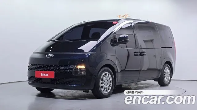 Hyundai Staria 2022 — photo 1