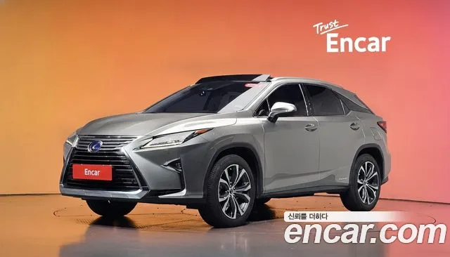 Lexus RX 2019 — photo 1