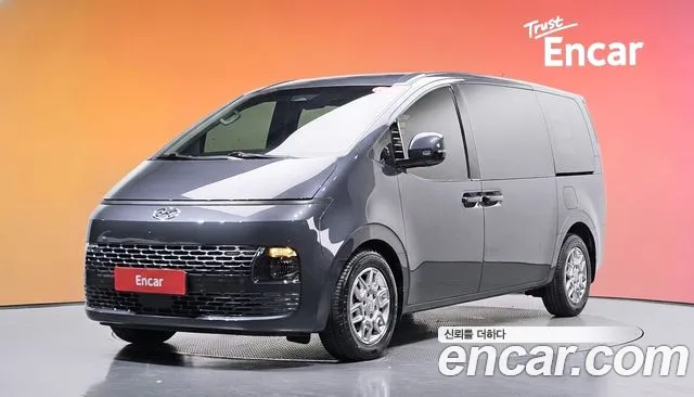 Hyundai Staria 2022 — photo 1