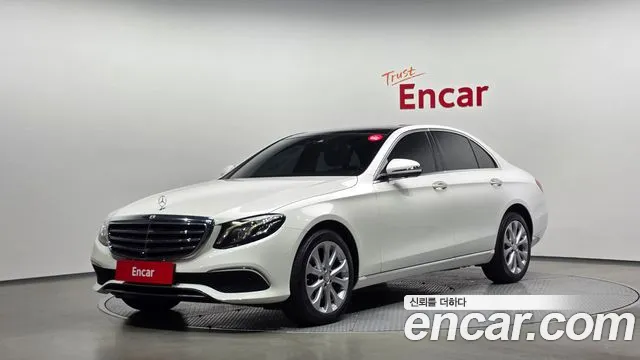 Mercedes-Benz E-Class 2017 — photo 1