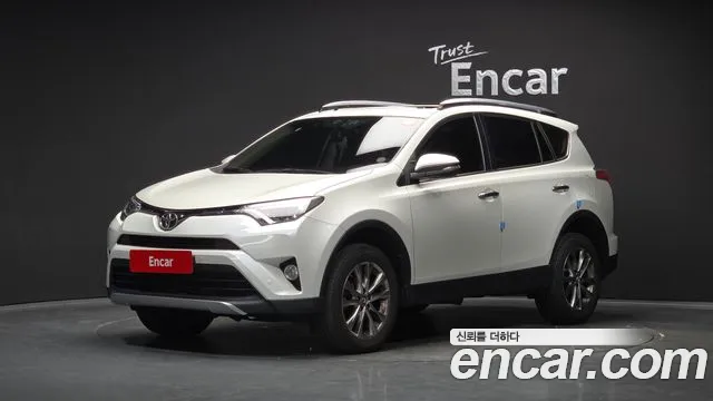 Toyota RAV4 2018 — photo 1
