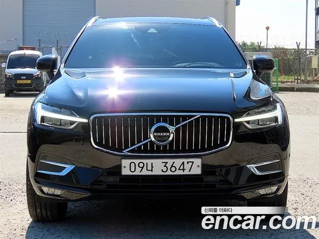 Volvo XC60 2018 — photo 1