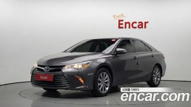 Toyota Camry 2017 — photo 1
