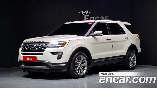 Ford Explorer 2018 — photo 1