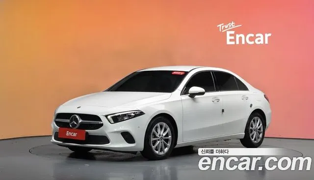 Mercedes-Benz A-Class 2020 — photo 1