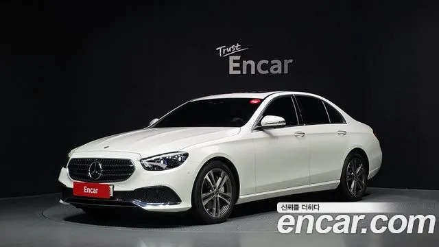 Mercedes-Benz E-Class 2022 — photo 1