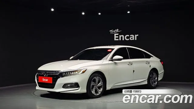 Honda Accord 2018 — photo 1