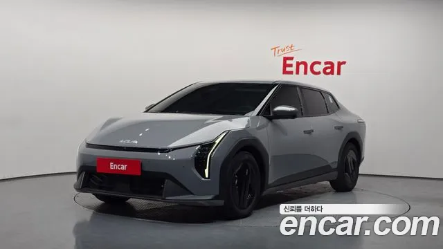 Kia EV4 2026 — photo 1