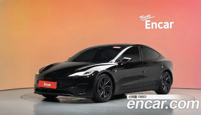 Tesla Model 3 2026 — photo 1