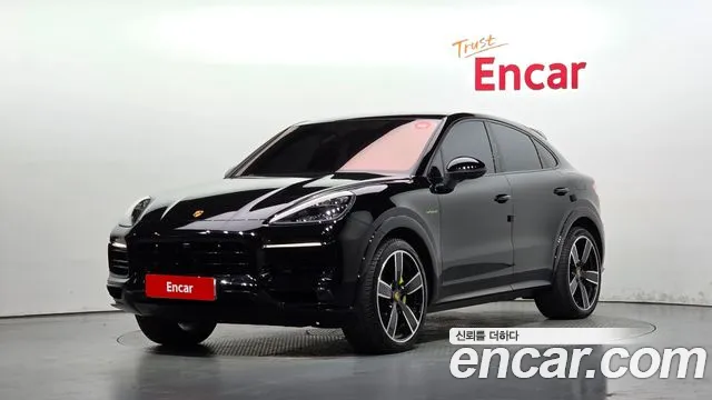 Porsche Cayenne 2023 — photo 1