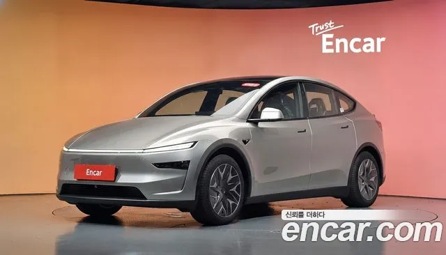 Tesla Model Y 2026 — photo 1