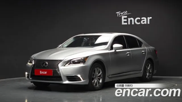 Lexus LS 2014 — photo 1