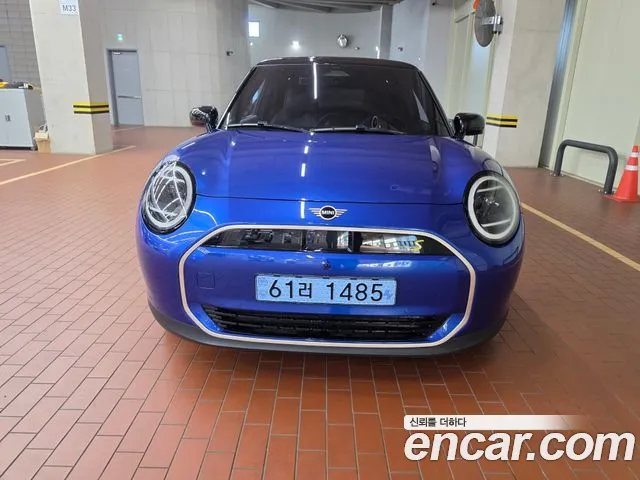 Mini Cooper 2024 — photo 1