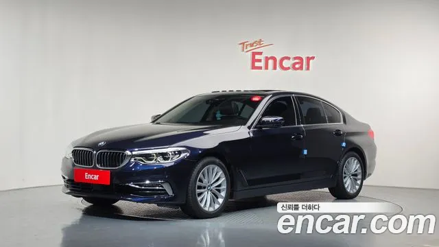 BMW 5-Series 2019 — photo 1