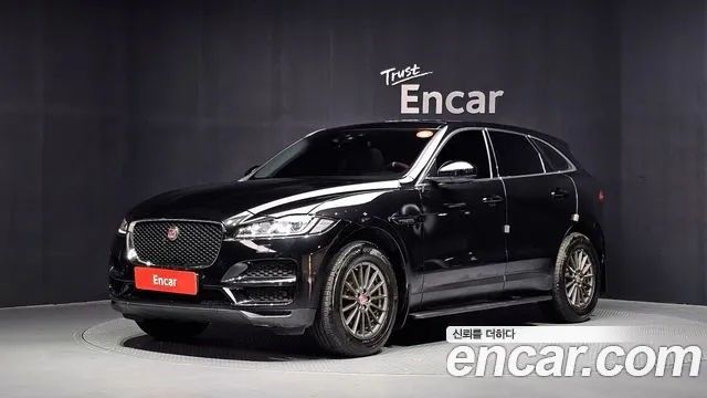 Jaguar F-PACE 2018 — photo 1