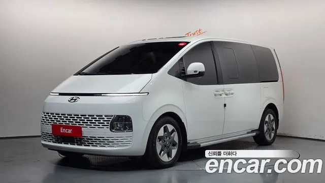 Hyundai Staria 2024 — photo 1