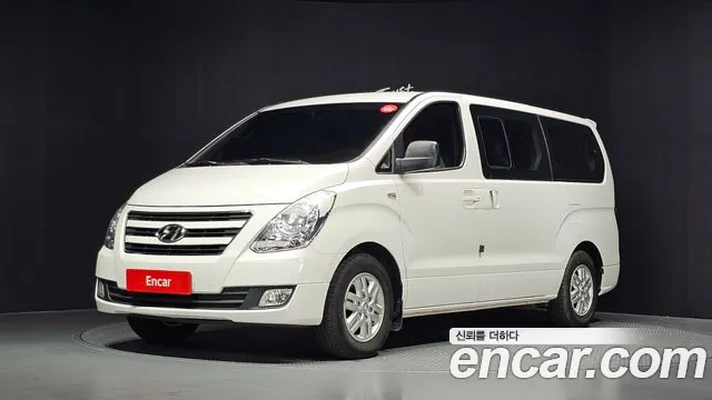 Hyundai Starex 2017 — photo 1