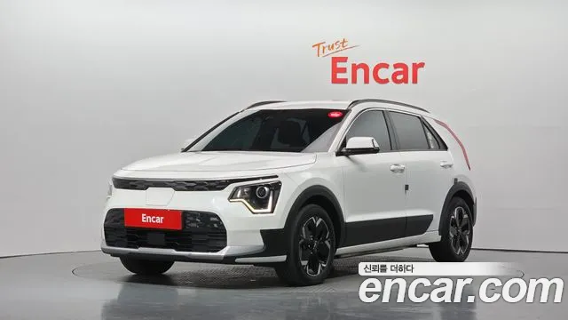 Kia Niro 2023 — photo 1