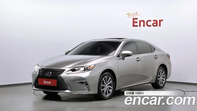 Lexus ES 2017 — photo 1