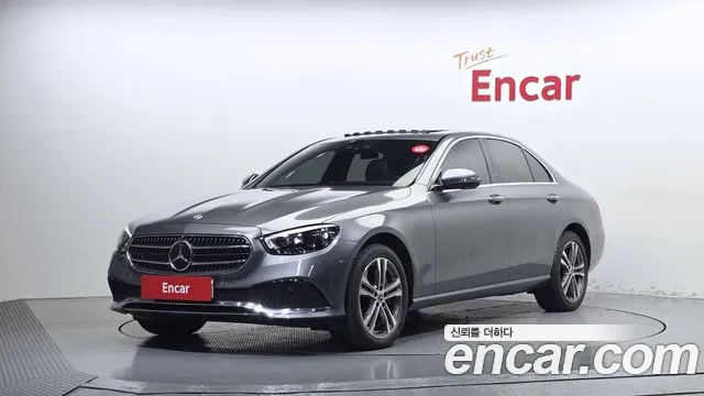 Mercedes-Benz E-Class 2022 — photo 1