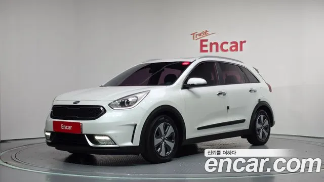 Kia Niro 2017 — photo 1
