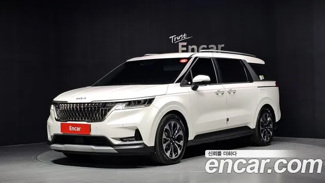 Kia Canival 2023 — photo 1