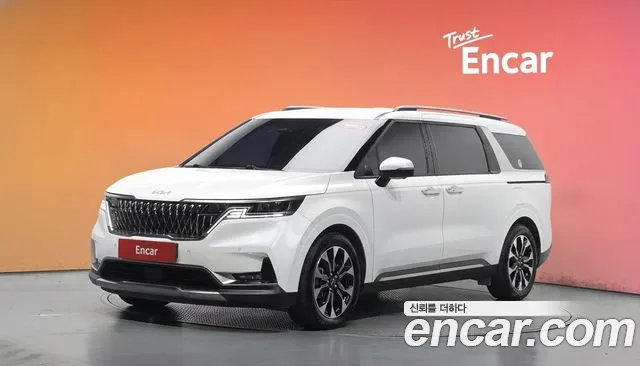 Kia Canival 2023 — photo 1