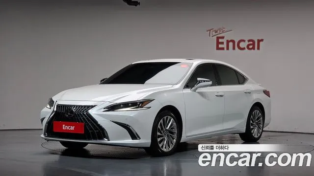 Lexus ES 2025 — photo 1