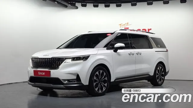Kia Canival 2023 — photo 1