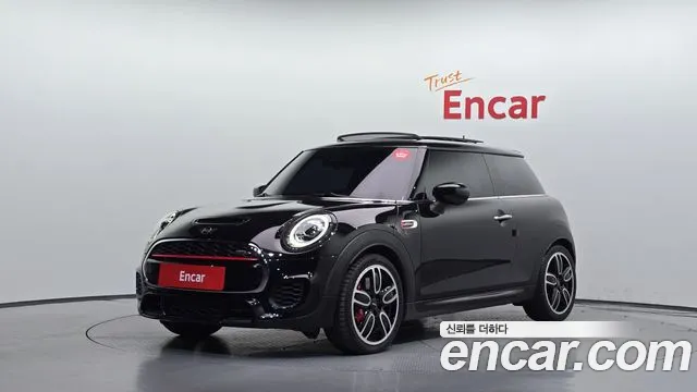 Mini Cooper 2020 — photo 1