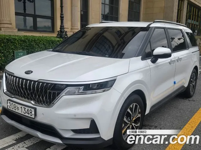 Kia Canival 2021 — photo 1
