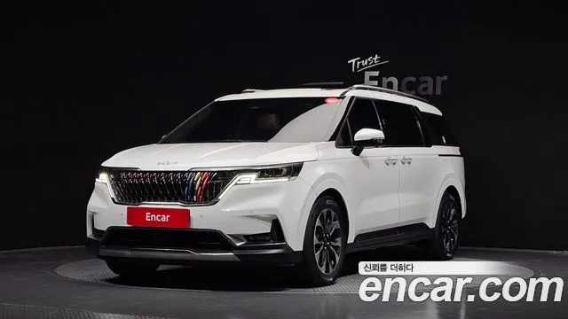 Kia Canival 2023 — photo 1