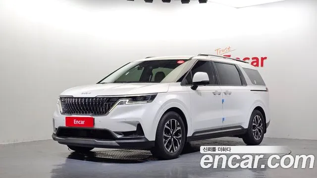 Kia Canival 2023 — photo 1