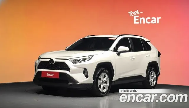 Toyota RAV4 2019 — photo 1