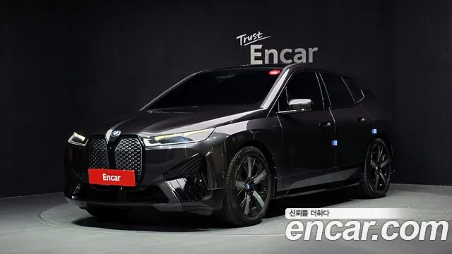 BMW iX 2023 — photo 1