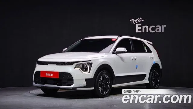 Kia Niro 2023 — photo 1